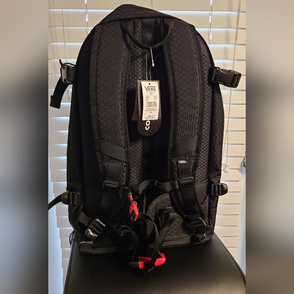 Backpack - Picture 2 of 7